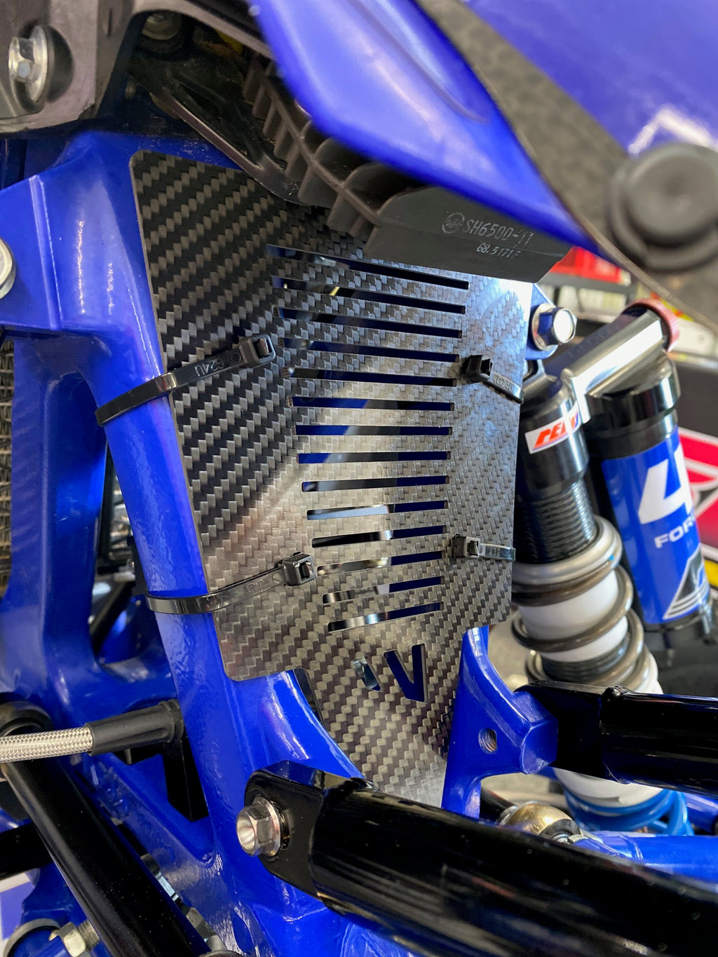 YFZ450R STABILIZER ROOST GUARD - CARBON FIBER