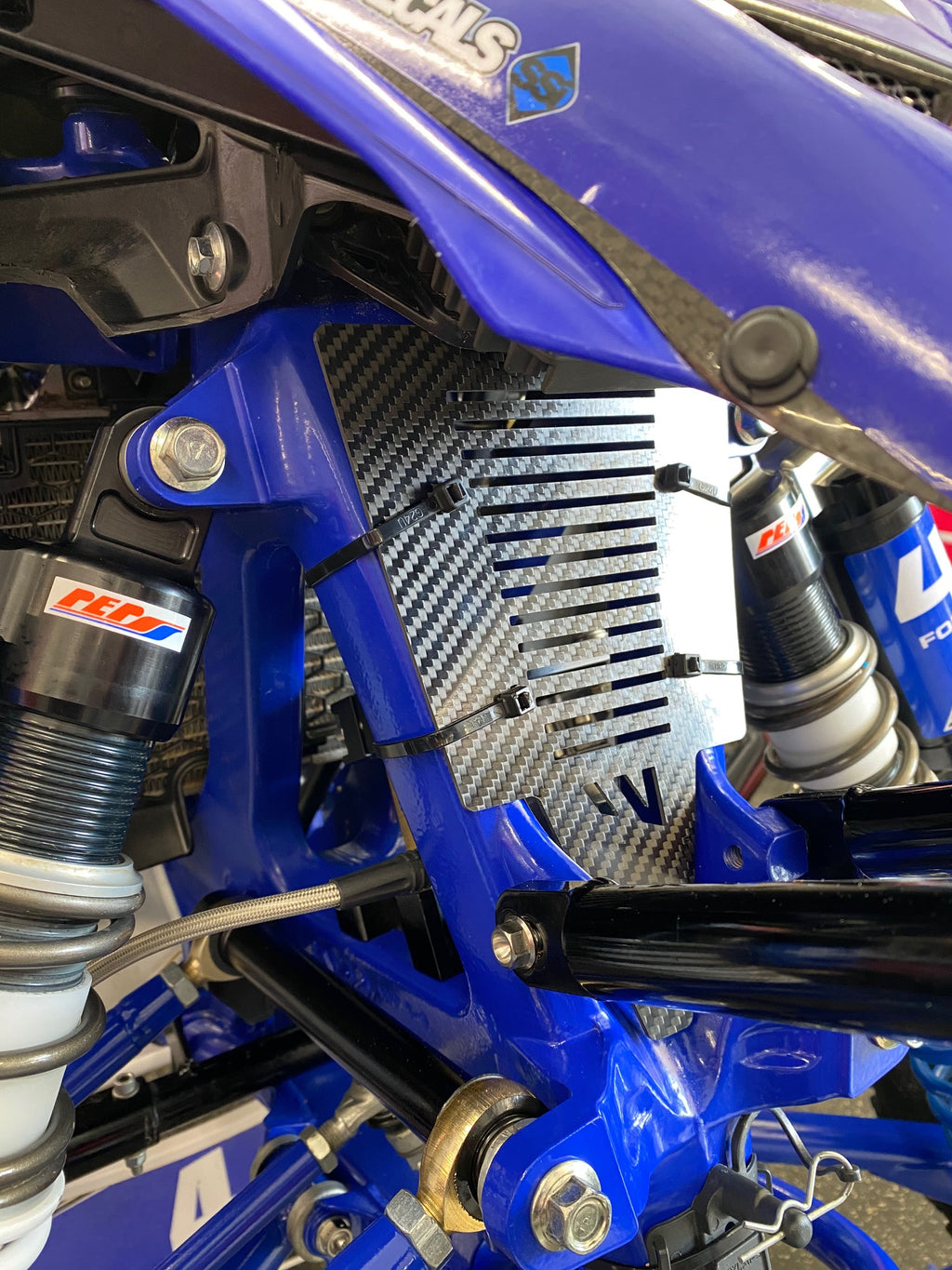 YFZ450R STABILIZER ROOST GUARD - CARBON FIBER